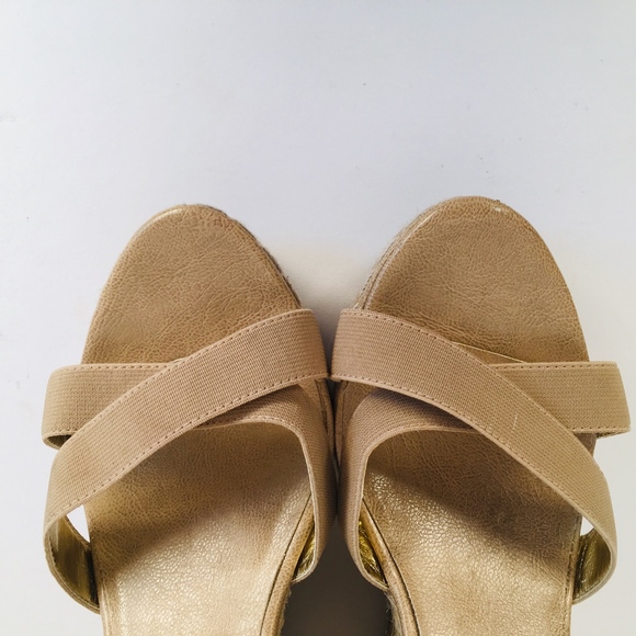 Charles by Charles David Women's Wedge (Straw) - Picture 5 of 8